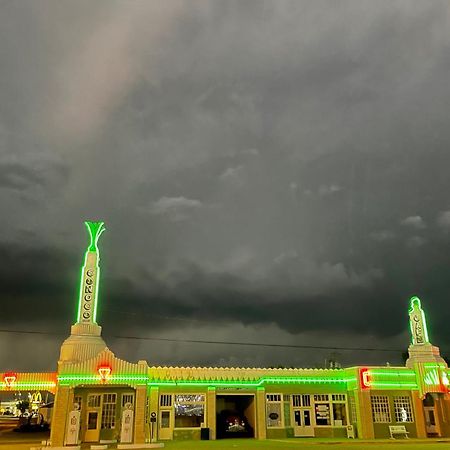 Western Motel Shamrock Bagian luar foto