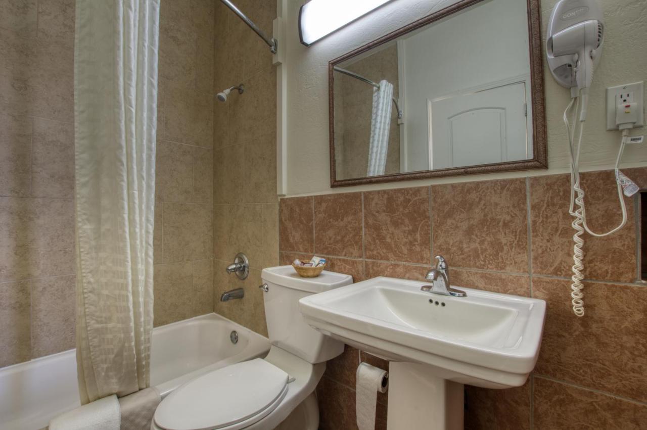 Western Motel Shamrock Bagian luar foto