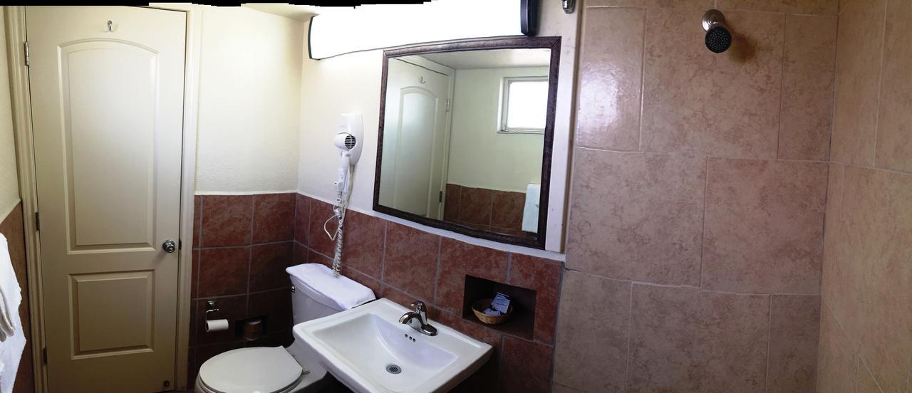 Western Motel Shamrock Bagian luar foto